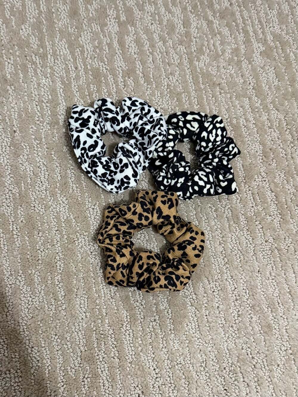Kaxi Leopard Print Hair Scrunchies Set of 3